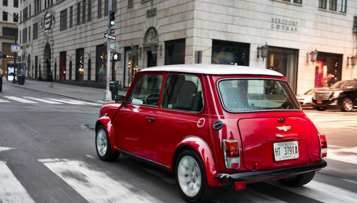 La MINI d’epoca diventa elettrica al Salone di New York - Foto 13 di 23