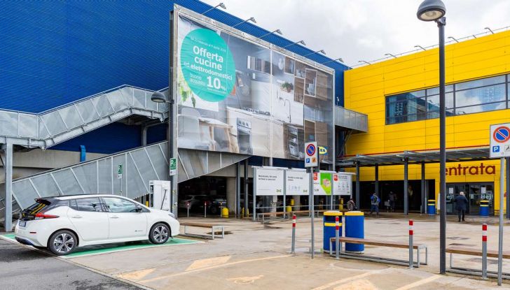 IKEA dal 2025 utilizzerà solo auto elettriche per i trasporti dei mobili - Foto 8 di 12