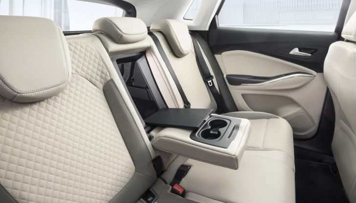 Opel Grandland X prova su strada, motorizzazioni e consumi - Foto 12 di 26