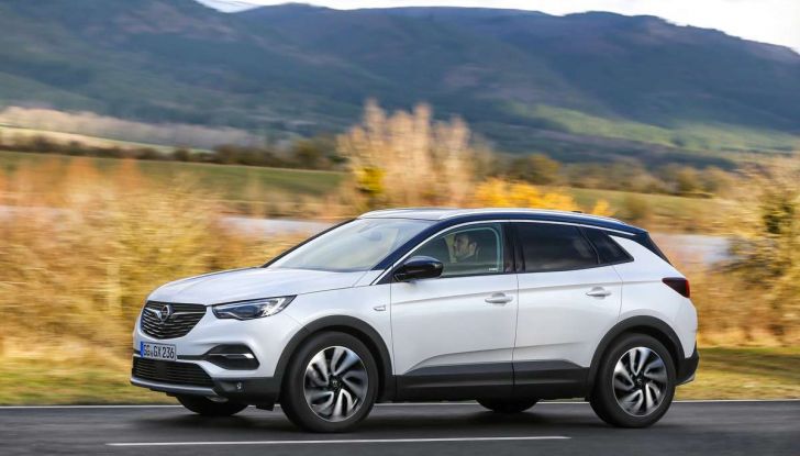 Opel Grandland X prova su strada, motorizzazioni e consumi - Foto 13 di 26