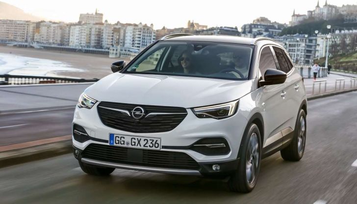 Opel Grandland X prova su strada, motorizzazioni e consumi - Foto 9 di 26