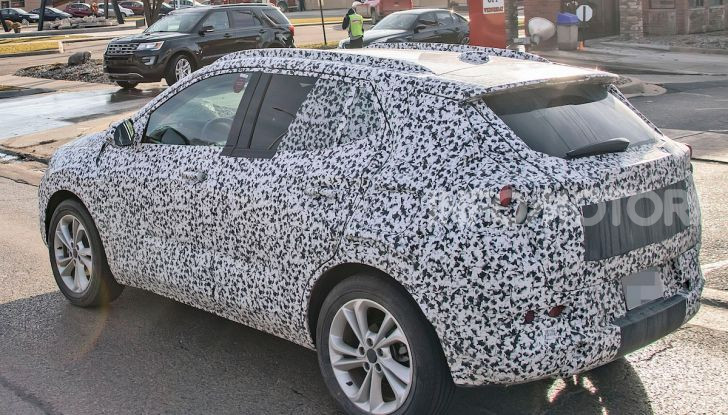 Opel Mokka X 2019, la nuova generazione impegnata nei test - Foto 15 di 21