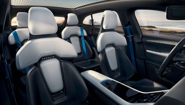 Porsche elettrica ricarica 100Km di autonomia in 3 minuti - Foto 41 di 41