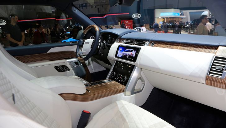 Range Rover SV Coupé 2018: 999 esemplari per il 70° anniversario - Foto 8 di 16
