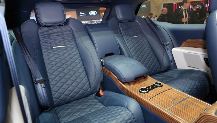 Range Rover SV Coupé 2018: 999 esemplari per il 70° anniversario - Foto 10 di 16