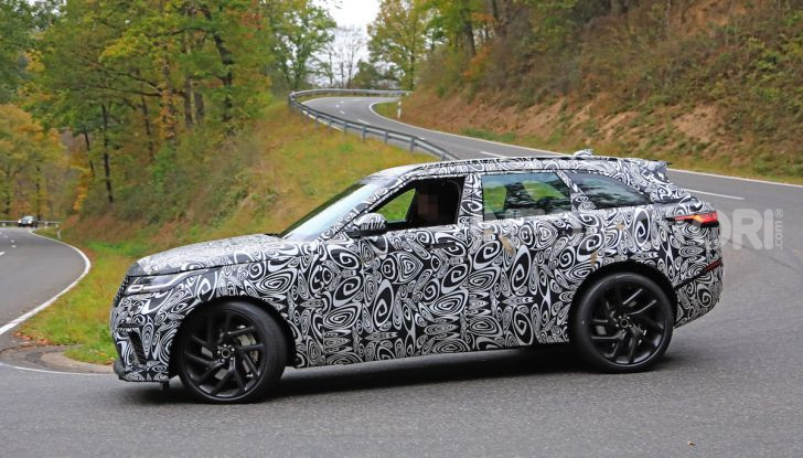 Range Rover Velar SVR, il SUV britannico in versione sportiva - Foto 8 di 32