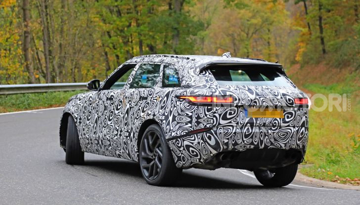 Range Rover Velar SVR, il SUV britannico in versione sportiva - Foto 9 di 32