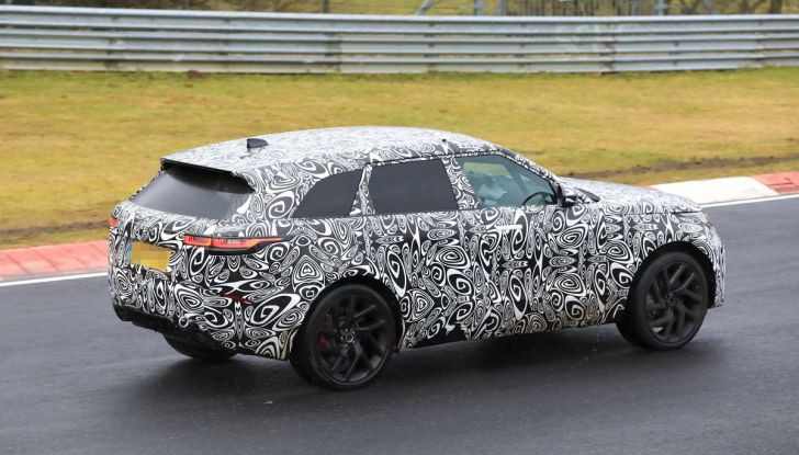 Range Rover Velar SVR, il SUV britannico in versione sportiva - Foto 20 di 32