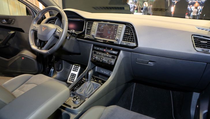 Ateca Cupra 2018, debutto al Salone di Ginevra - Foto 9 di 12