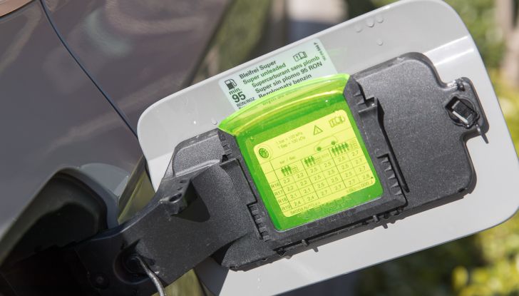 Prova su strada Skoda Karoq 1.5 TSI qualità tedesca, prezzo intelligente - Foto 11 di 31