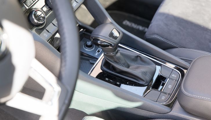 Prova su strada Skoda Karoq 1.5 TSI qualità tedesca, prezzo intelligente - Foto 13 di 31