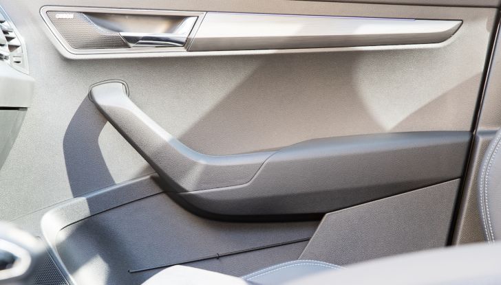 Prova su strada Skoda Karoq 1.5 TSI qualità tedesca, prezzo intelligente - Foto 21 di 31