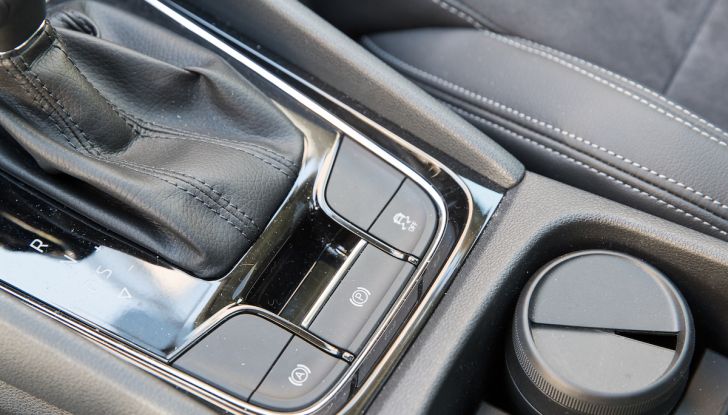 Prova su strada Skoda Karoq 1.5 TSI qualità tedesca, prezzo intelligente - Foto 23 di 31