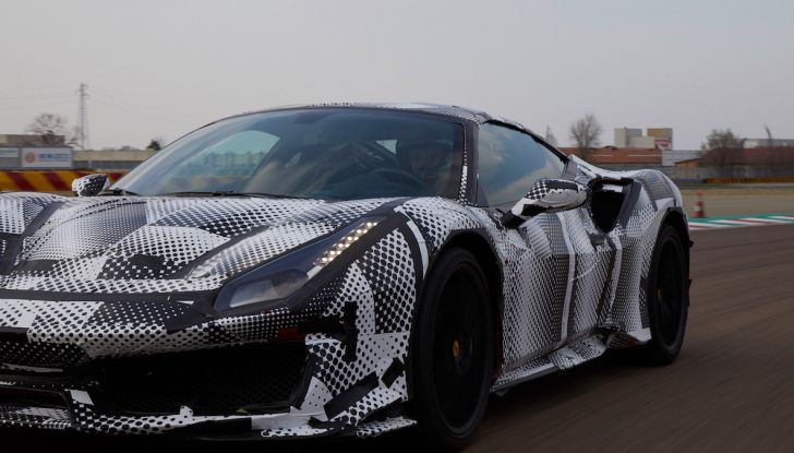 Valentino Rossi tester a Fiorano con la Ferrari 488 Pista - Foto 4 di 7