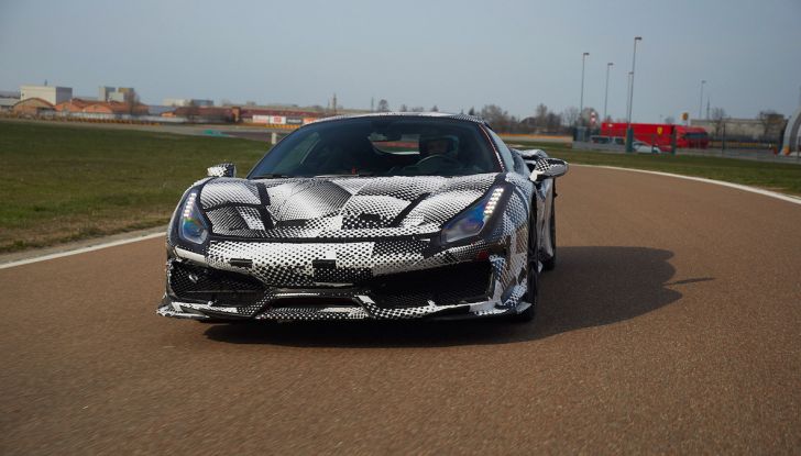 Valentino Rossi tester a Fiorano con la Ferrari 488 Pista - Foto 6 di 7