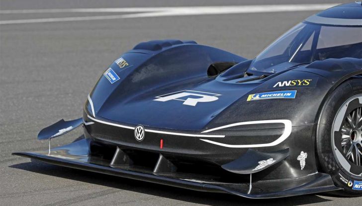 Volkswagen ID.R: nuovo record tra le elettriche al Nürburgring - Foto 13 di 13