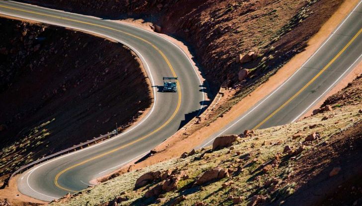 Volkswagen ID.R: nuovo record tra le elettriche al Nürburgring - Foto 4 di 13