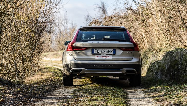 Prova su strada Volvo V90 Cross Country Pro: la regina delle Station Wagon - Foto 30 di 44