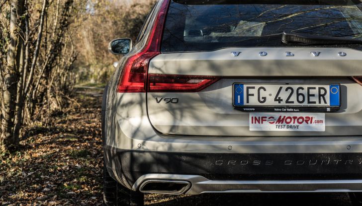Prova su strada Volvo V90 Cross Country Pro: la regina delle Station Wagon - Foto 34 di 44