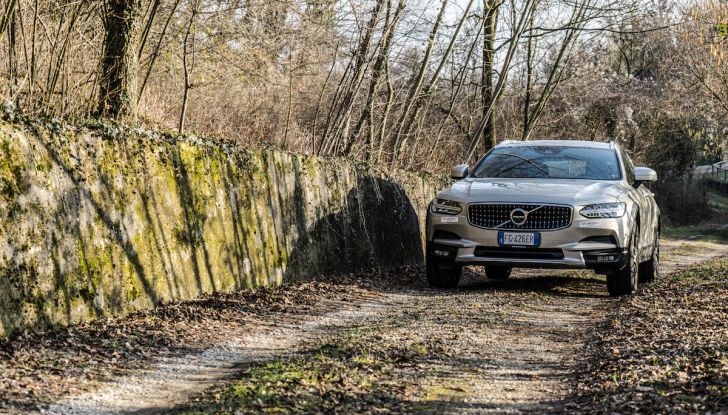 Prova su strada Volvo V90 Cross Country Pro: la regina delle Station Wagon - Foto 35 di 44