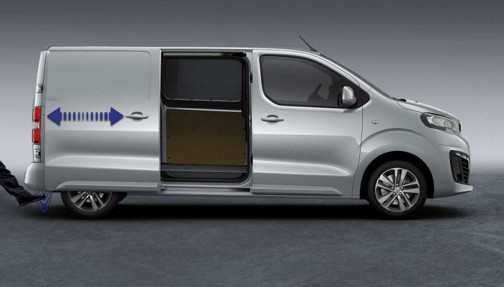 Annuario Trucks & Vans e PSA: presente e futuro dei veicoli commerciali - Foto 10 di 14