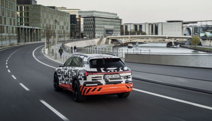 Audi E-Tron, in vendita da fine 2018, è sviluppata nella Gabbia di Faraday - Foto 4 di 26