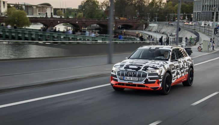 Audi E-Tron, in vendita da fine 2018, è sviluppata nella Gabbia di Faraday - Foto 18 di 26