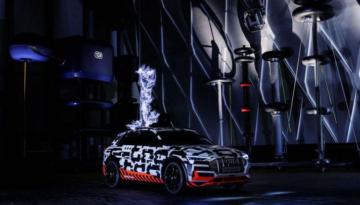 Audi E-Tron, in vendita da fine 2018, è sviluppata nella Gabbia di Faraday - Foto 3 di 26