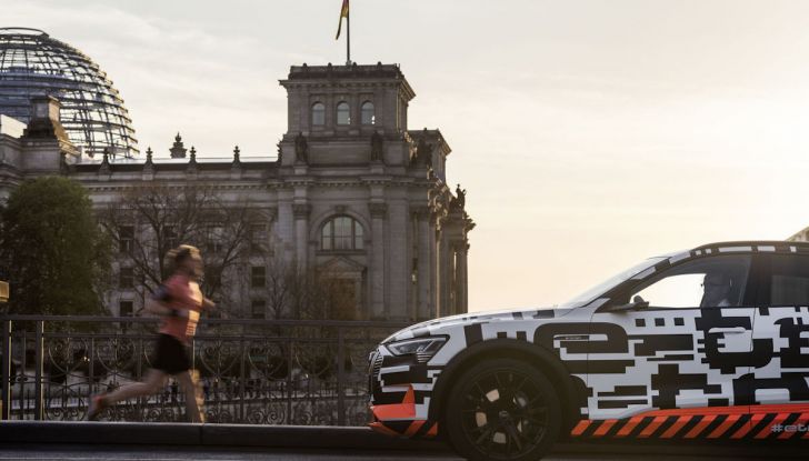 Audi E-Tron, in vendita da fine 2018, è sviluppata nella Gabbia di Faraday - Foto 12 di 26