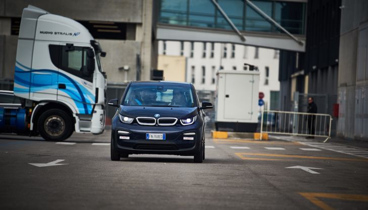 I Coldplay in tour con le batterie riciclate di BMW i3 - Foto 8 di 21