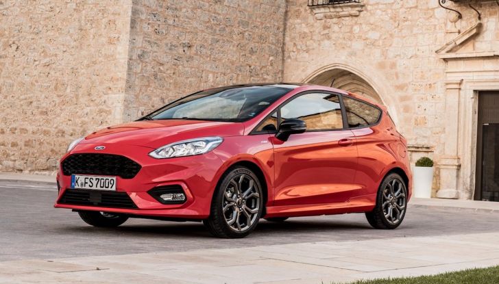 Le auto più comprate in Italia? A vincere tra le straniere è Ford Fiesta - Foto 20 di 25