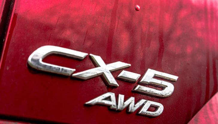 Mazda CX-5 2018, prova su strada: due versioni a confronto - Foto 7 di 34