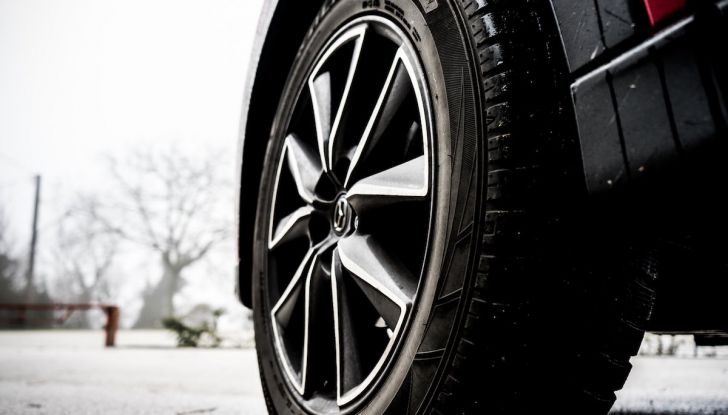 Mazda CX-5 2018, prova su strada: due versioni a confronto - Foto 24 di 34