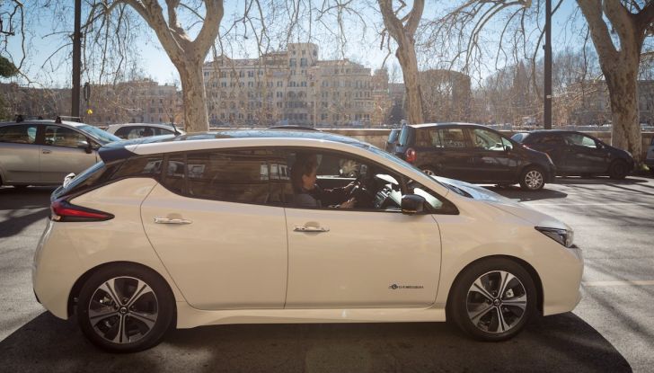 Nissan Leaf 2018, prova su strada della seconda serie: spazio al futuro - Foto 6 di 15
