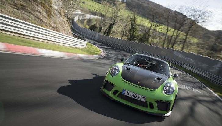 [VIDEO] Porsche 911 GT3 RS da record al Nürburgring in 6’56.4 - Foto 3 di 6