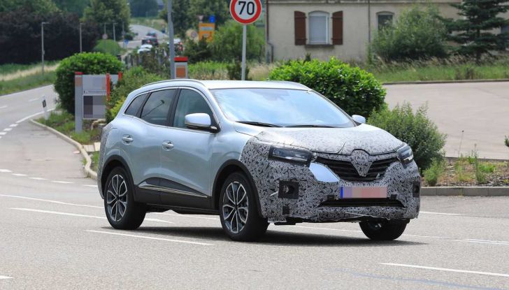 Renault Kadjar Facelift, immagini e informazioni tecniche - Foto 10 di 23
