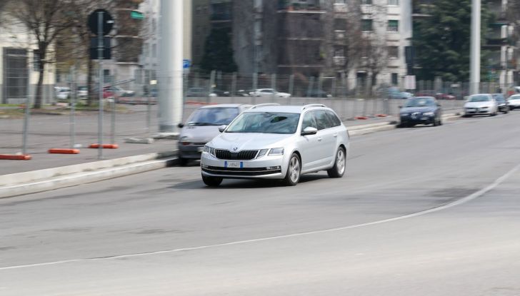 Prova Skoda Octavia Wagon G-TEC: comoda, ecologica e spaziosa! [VIDEO] - Foto 25 di 38
