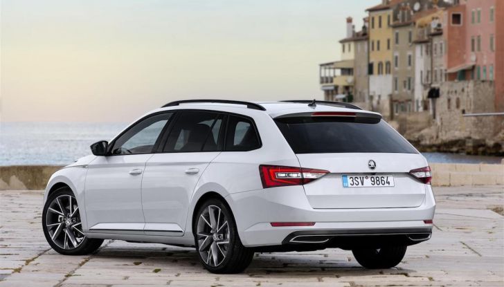 Skoda Superb 2020: tutto quello che c’è da sapere sull’ammiraglia ceca - Foto 2 di 8