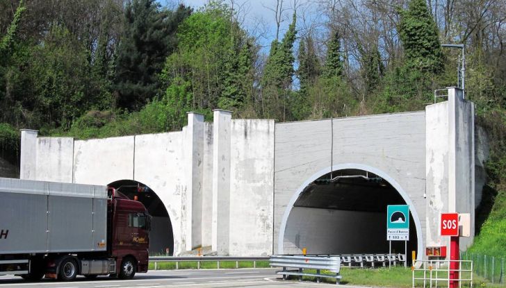 Autostrade, meno 2 punti patente per mancato pedaggio: è legale? - Foto 4 di 19