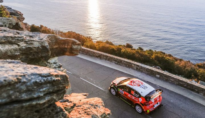 WRC Corsica 2018 – Giorno 2: vicende alterne per le Citroën C3 WRC. - Foto 1 di 11