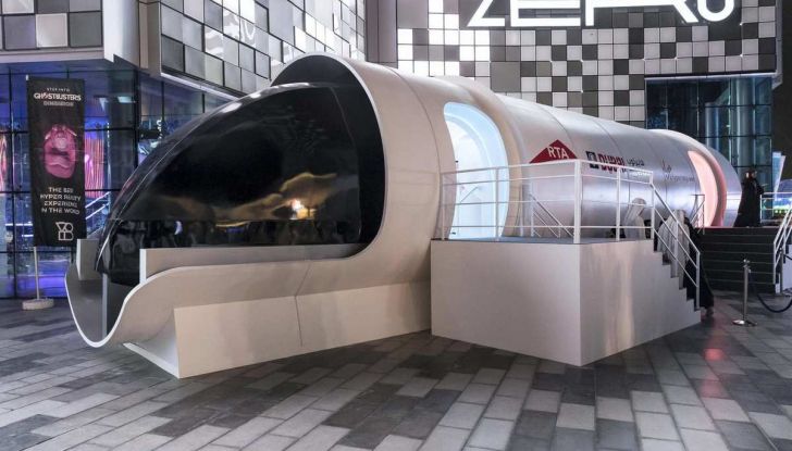 BMW Designworks e la capsula Hyperloop per viaggi di lusso - Foto 1 di 9