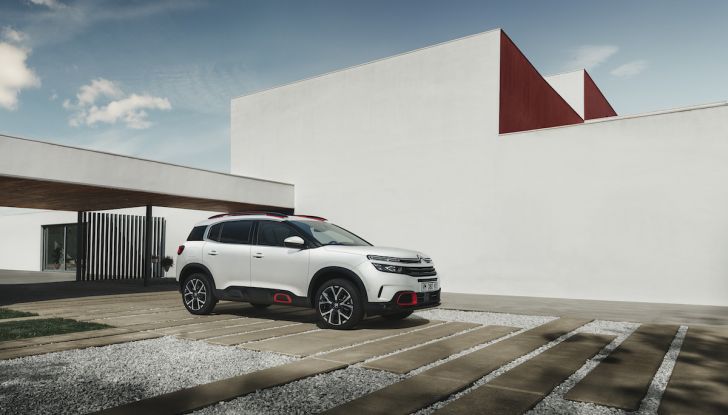 Citroen C5 Aircross: debuttano ibrido plug-in e sospensioni idrauliche - Foto 6 di 16