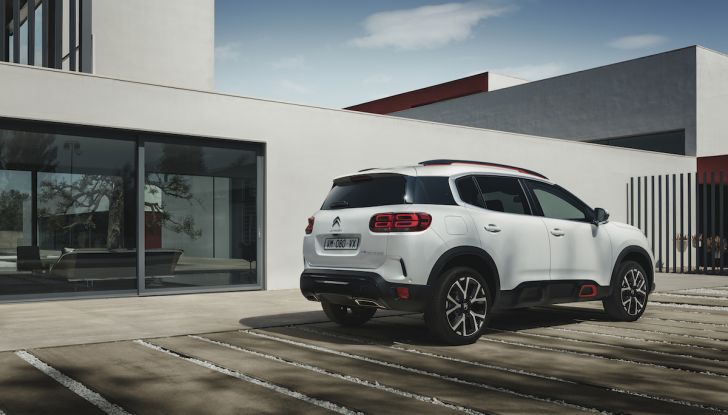 Citroen C5 Aircross: debuttano ibrido plug-in e sospensioni idrauliche - Foto 7 di 16