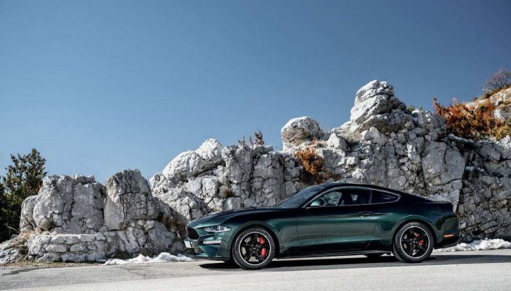 Ford Mustang Bullit provata sulle strade dell’Isola di Man - Foto 14 di 18