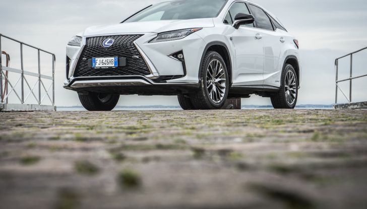[VIDEO ]Lexus RX 450h, il SUV con 3 motori e 313CV nella nostra prova - Foto 7 di 38