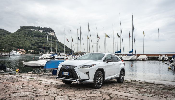 [VIDEO ]Lexus RX 450h, il SUV con 3 motori e 313CV nella nostra prova - Foto 18 di 38