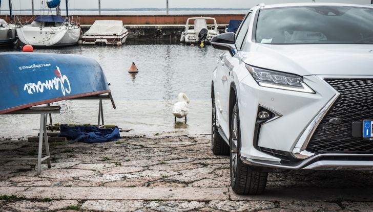 [VIDEO ]Lexus RX 450h, il SUV con 3 motori e 313CV nella nostra prova - Foto 19 di 38