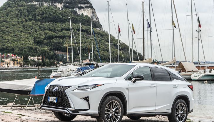 [VIDEO ]Lexus RX 450h, il SUV con 3 motori e 313CV nella nostra prova - Foto 21 di 38