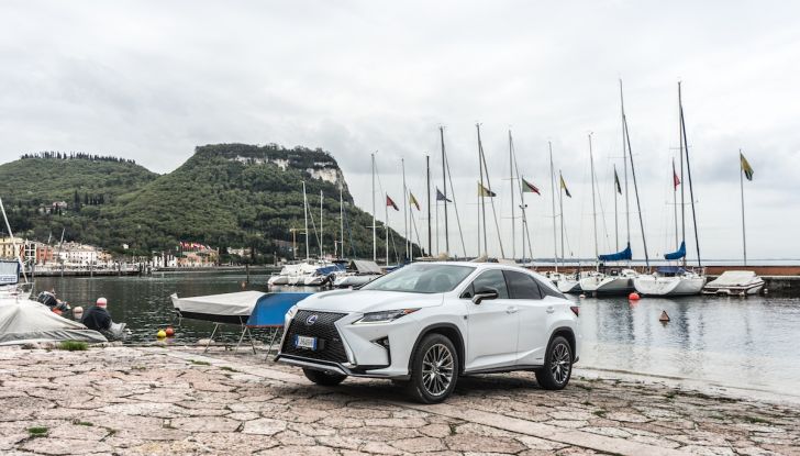 [VIDEO ]Lexus RX 450h, il SUV con 3 motori e 313CV nella nostra prova - Foto 5 di 38