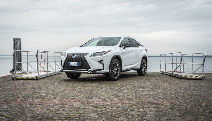[VIDEO ]Lexus RX 450h, il SUV con 3 motori e 313CV nella nostra prova - Foto 2 di 38